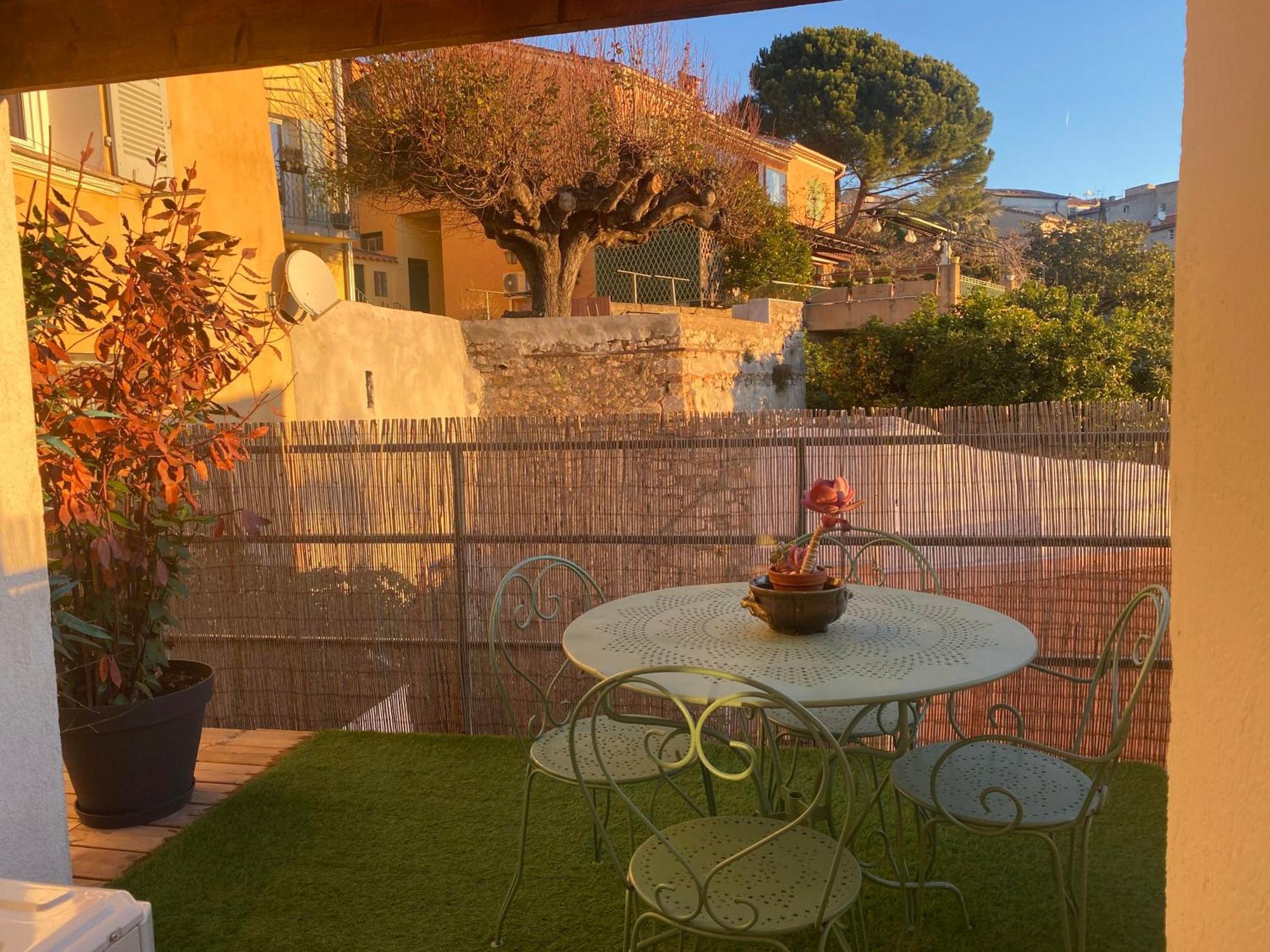 Spacieux Duplex, Vue Et Belle Terrasse Appartamento